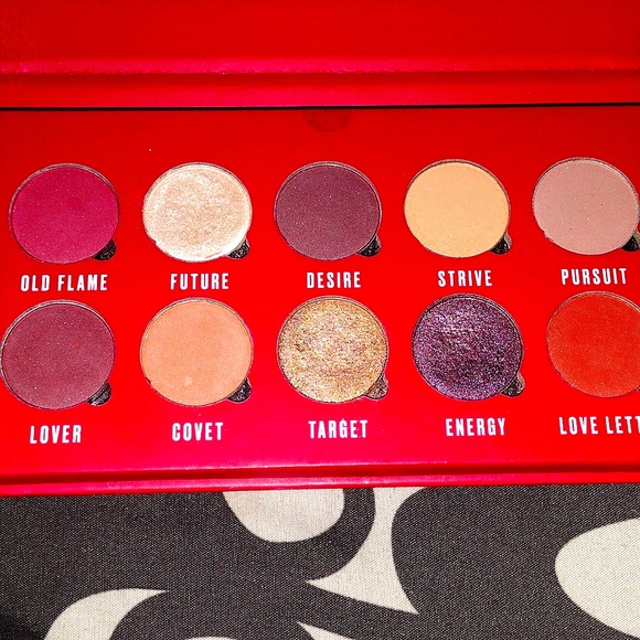 Be Passionate ❤️ Palette about NWOT - Picture 3 of 5